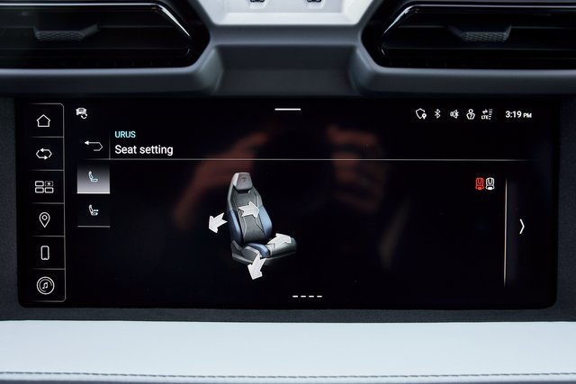 Used 2025 Lamborghini Urus SE image 77