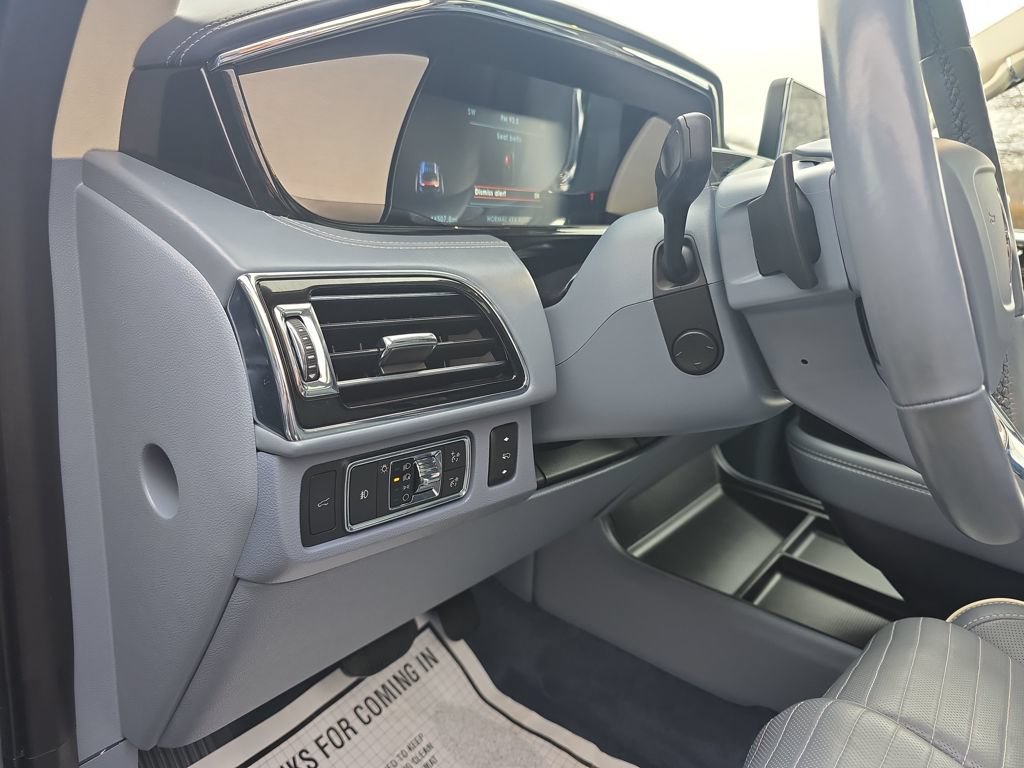 Used 2022 Lincoln Navigator Black Label AWD/4WD image 18