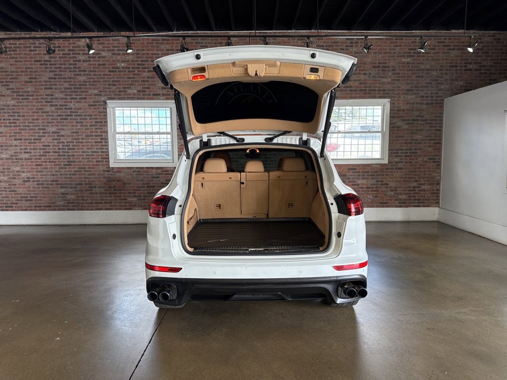 Used 2016 Porsche Cayenne image 36