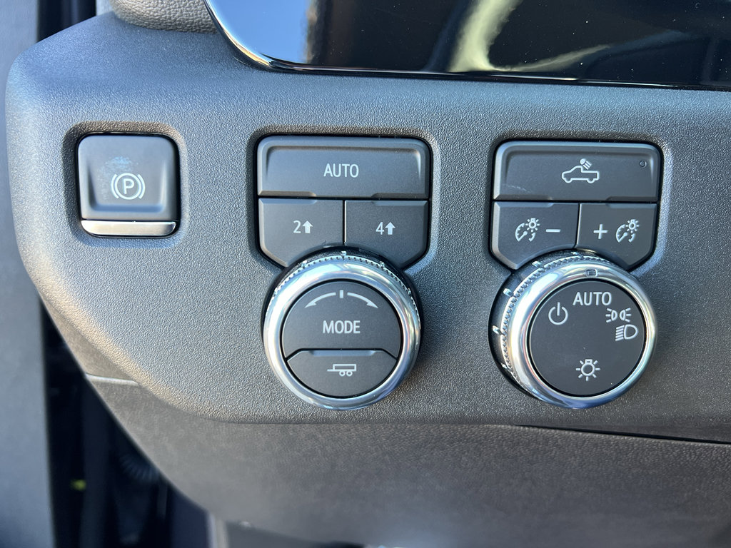 New 2026 GMC Sierra 1500 SLE w/ Preferred Package image 16