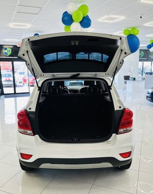 Used 2019 Chevrolet Trax LT w/ LT Convenience Package image 9