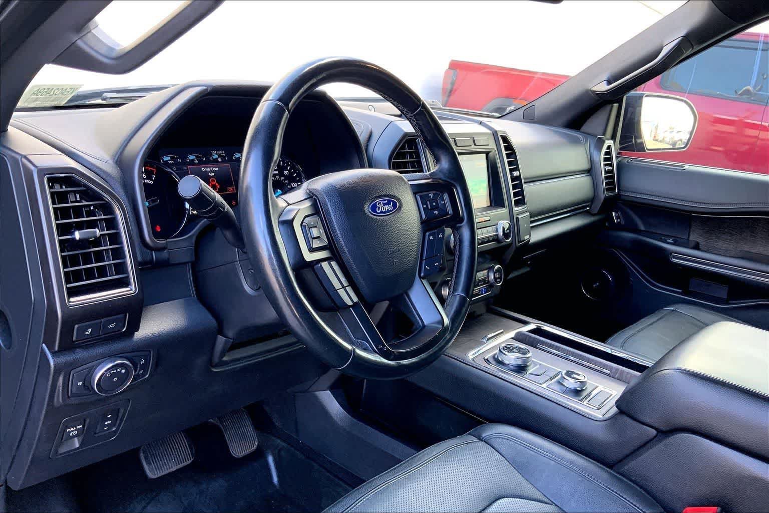 Used 2019 Ford Expedition Limited AWD/4WD image 2