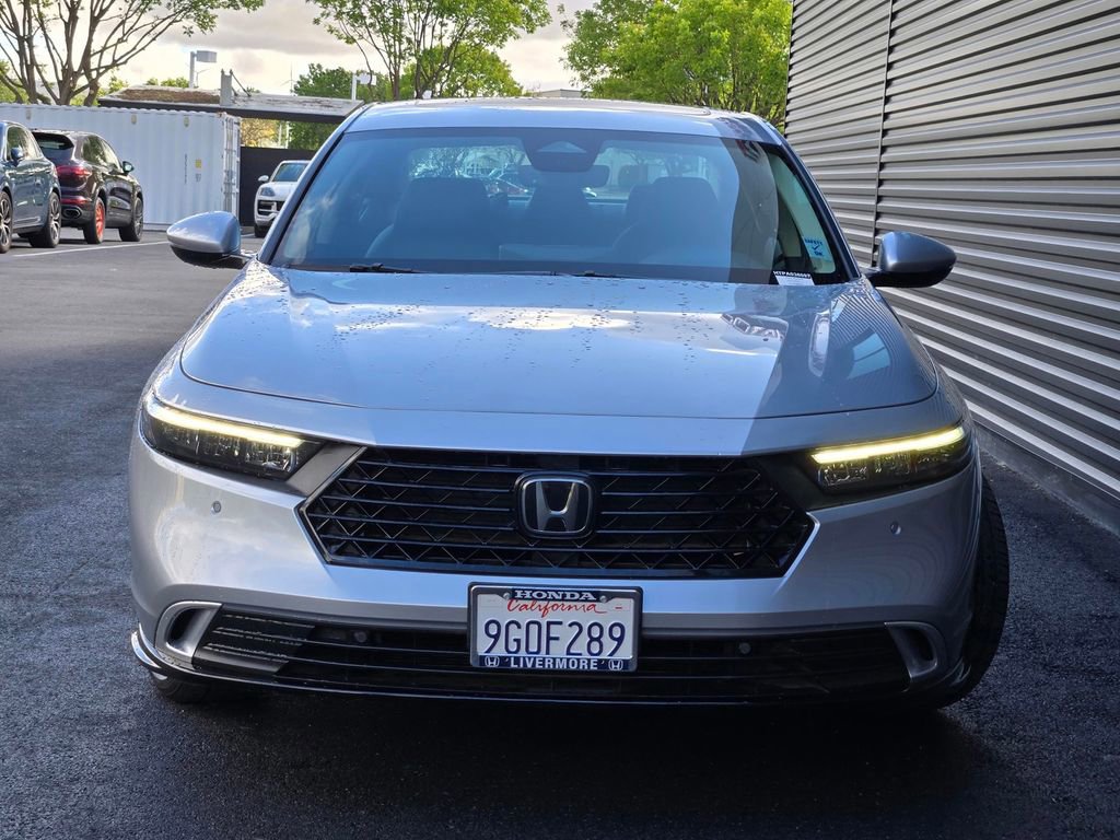 Used 2023 Honda Accord Touring image 2