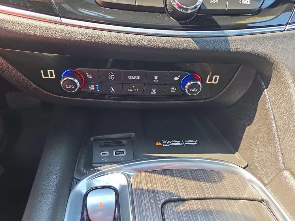 Certified 2023 Buick Enclave Avenir w/ Avenir Technology Package AWD/4WD image 18
