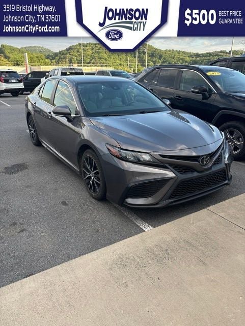 Used 2022 Toyota Camry SE w/ Convenience Package FWD image 1