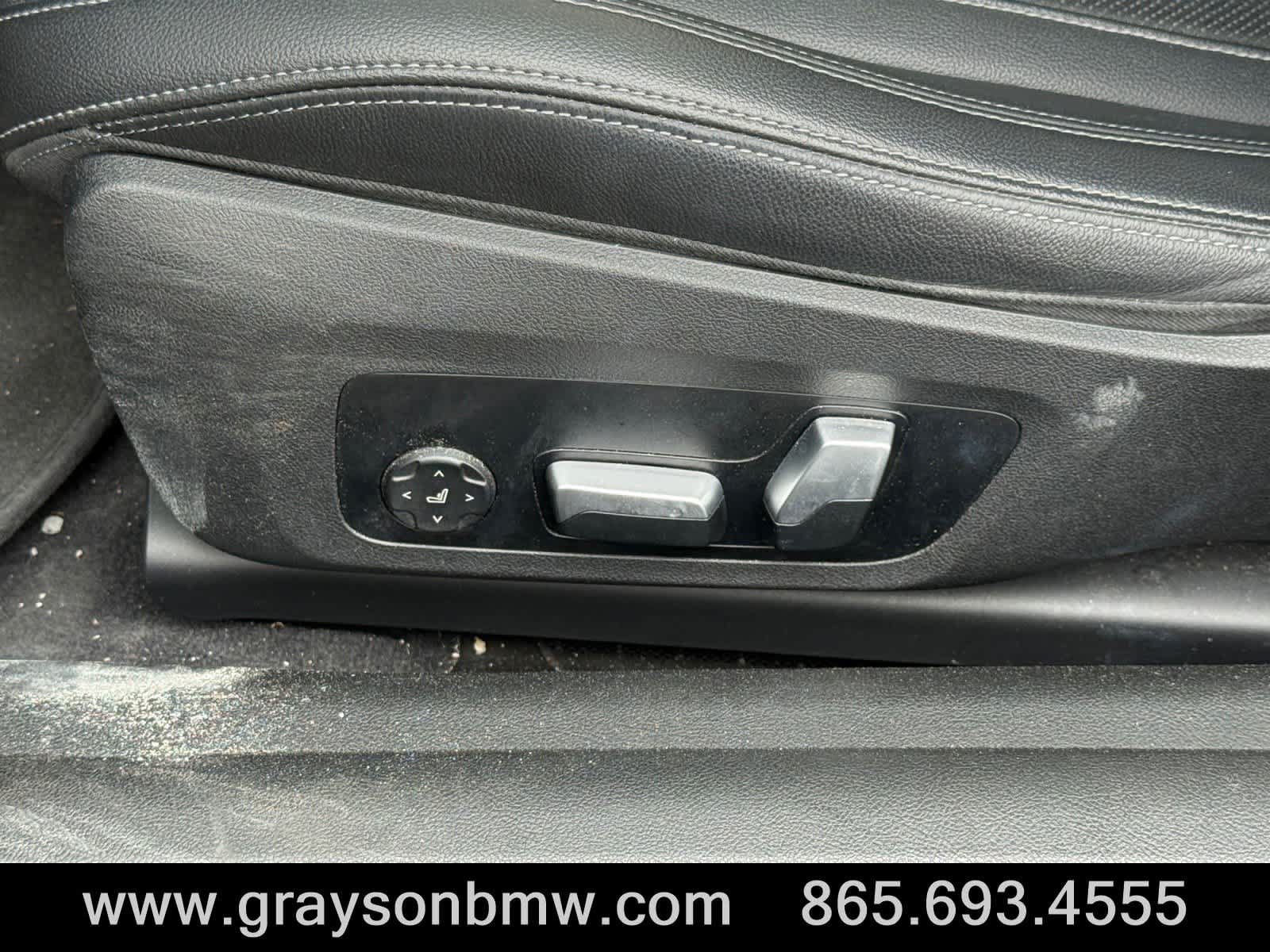 Used 2023 BMW M440i Coupe w/ Parking Assistance Package RWD image 12