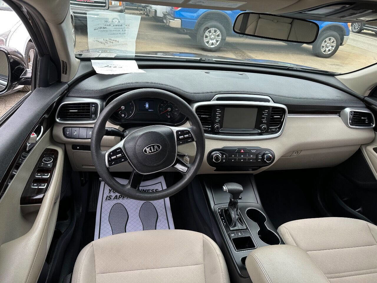 Used 2019 Kia Sorento AWD image 11