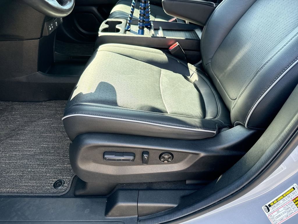 Used 2025 Honda Odyssey Elite image 11
