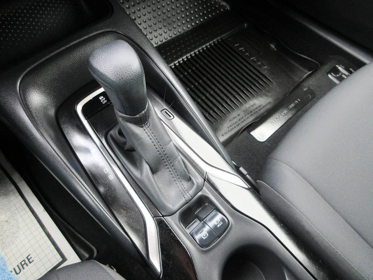 Used 2022 Toyota Corolla LE FWD image 20