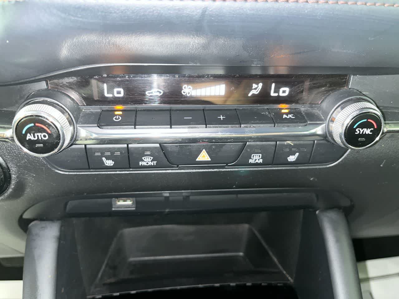Used 2019 MAZDA MAZDA3 Hatchback w/ Preferred Package FWD image 21