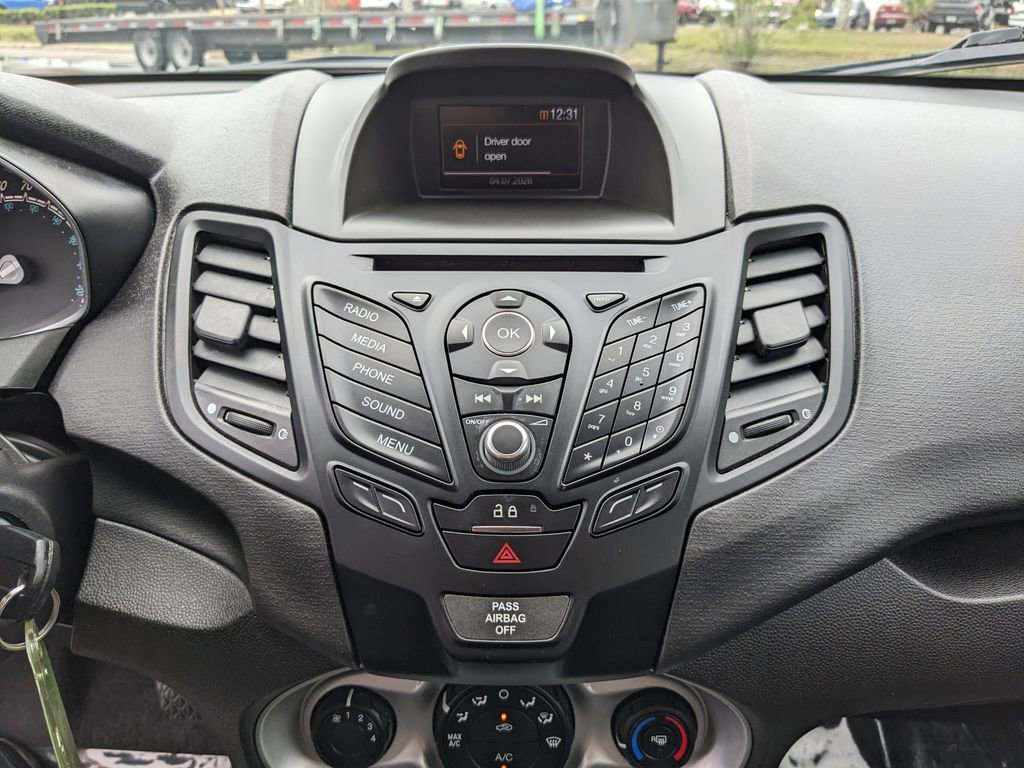 Certified 2019 Ford Fiesta SE image 25