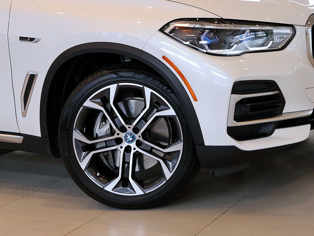 Used 2023 BMW X5 xDrive45e w/ Executive Package image 29
