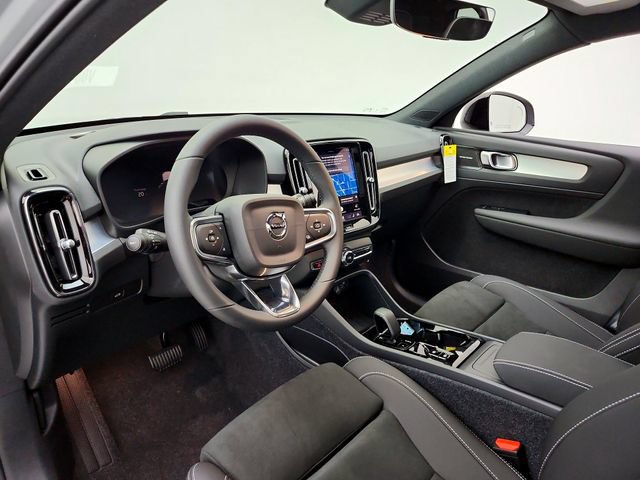 New 2026 Volvo XC40 B5 Ultra w/ Climate Package AWD/4WD image 16