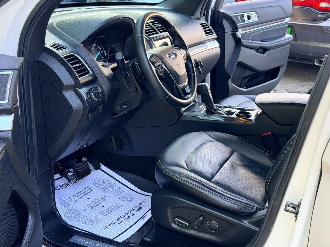 Used 2017 Ford Explorer Limited FWD image 12