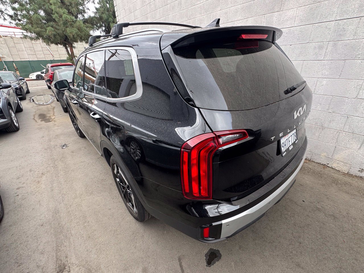 Used 2024 Kia Telluride S w/ S Sunroof Package FWD image 3