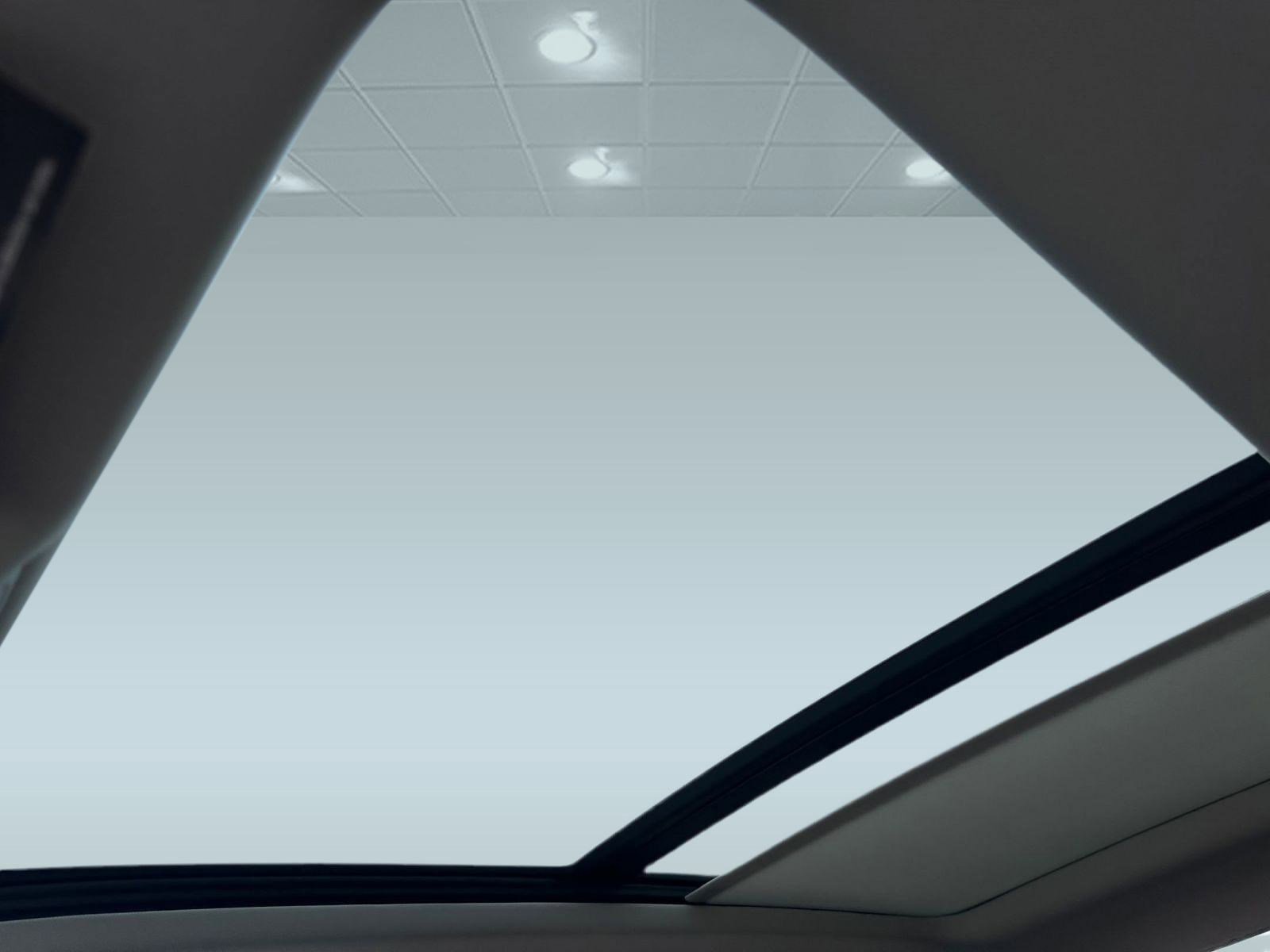 New 2026 Volkswagen Taos SE image 13