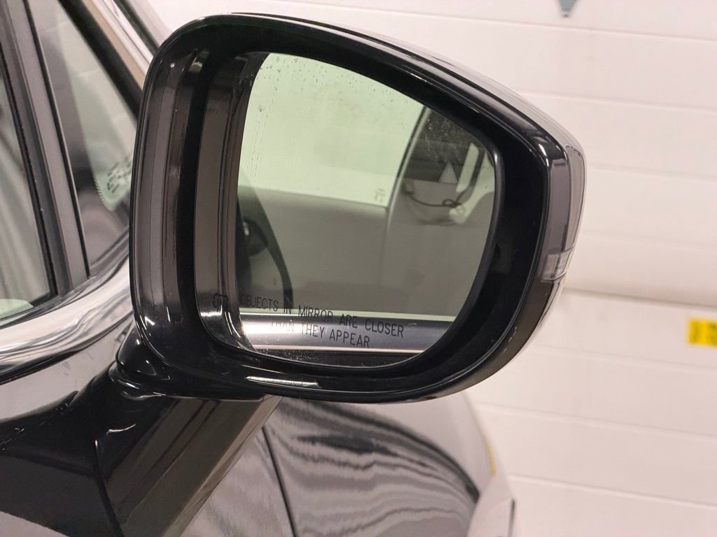 Used 2021 Chrysler Pacifica Touring w/ Cold Weather Group FWD image 17