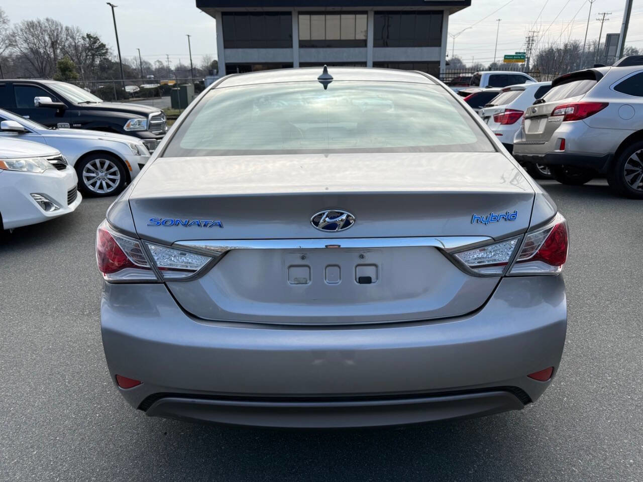 Used 2013 Hyundai Sonata Hybrid image 5