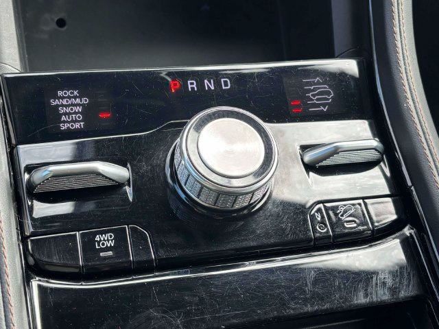 Used 2023 Jeep Grand Cherokee Summit AWD/4WD image 27
