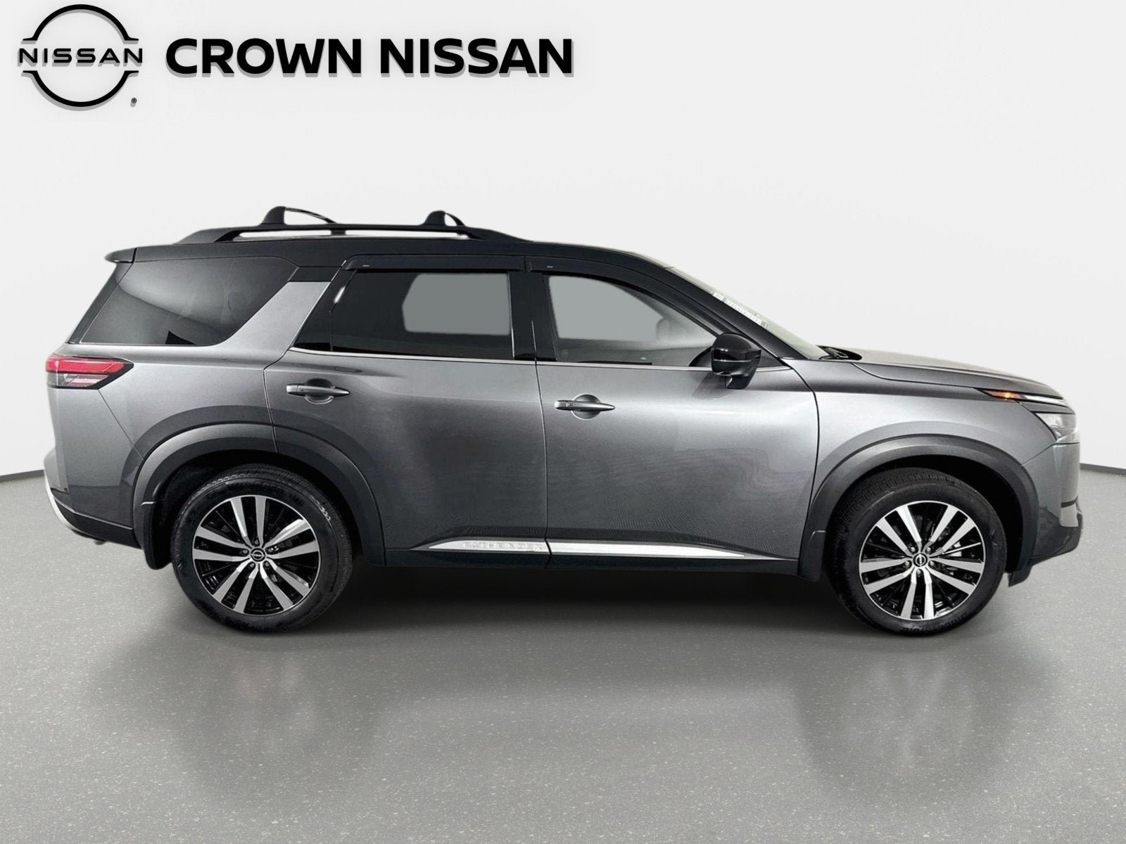 Certified 2025 Nissan Pathfinder Platinum w/ Cargo Package FWD image 4