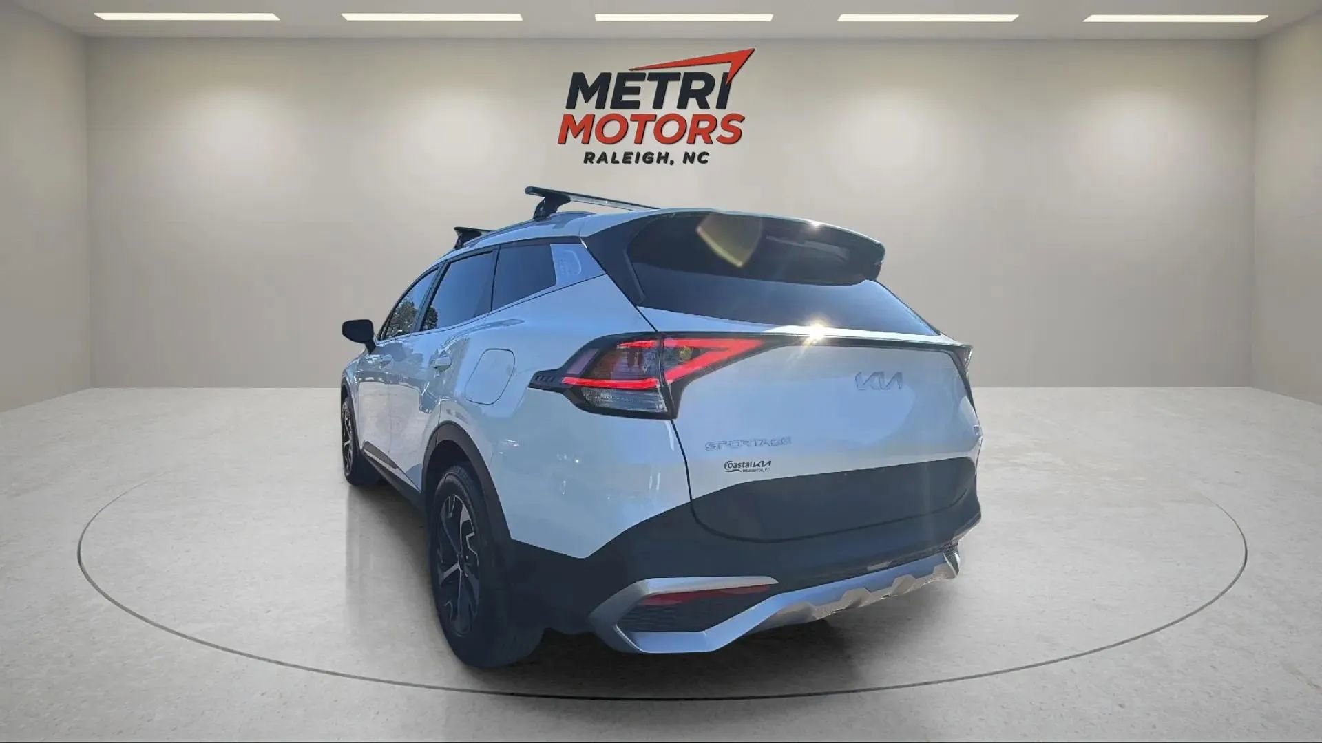 Used 2023 Kia Sportage EX image 7