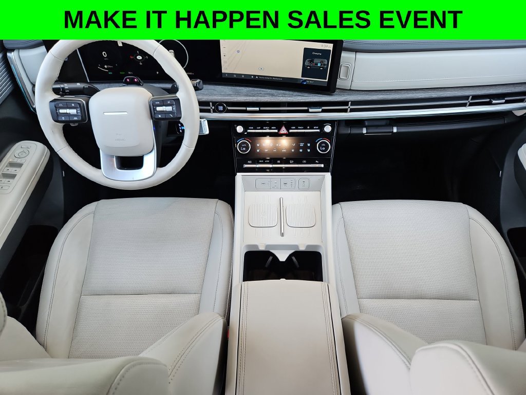 Used 2025 Hyundai Santa Fe Limited AWD/4WD image 17