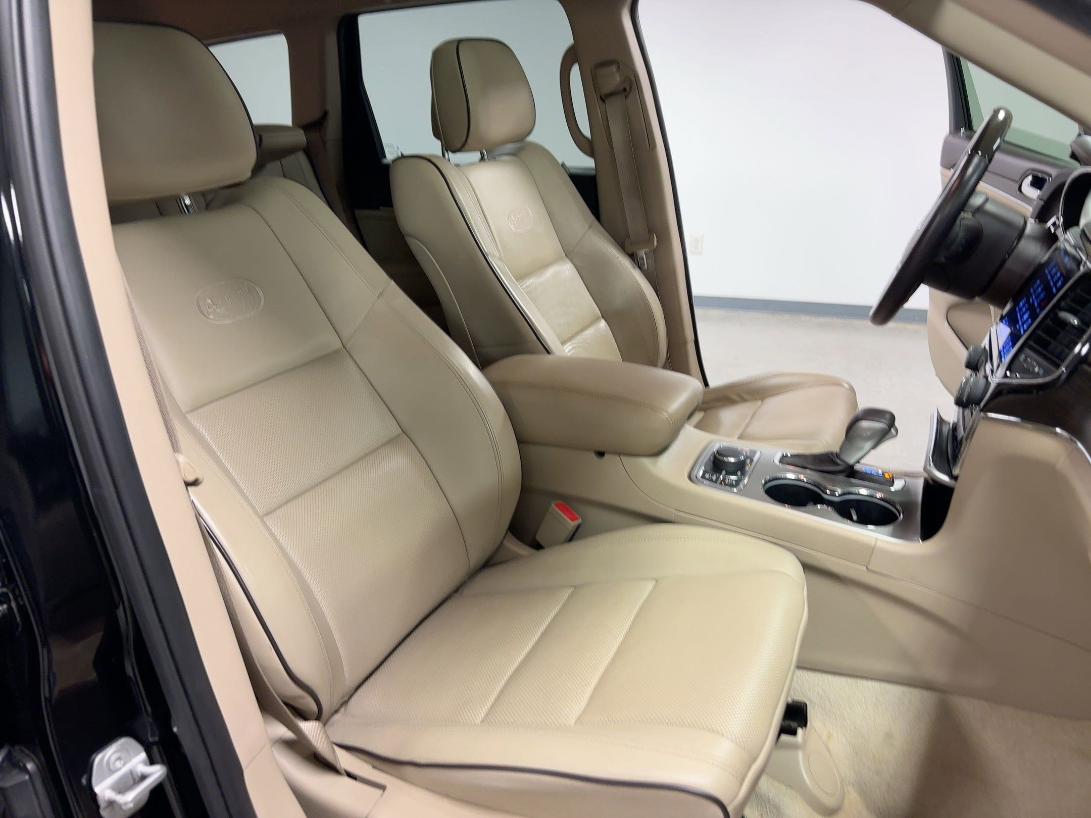 Used 2019 Jeep Grand Cherokee Overland image 31