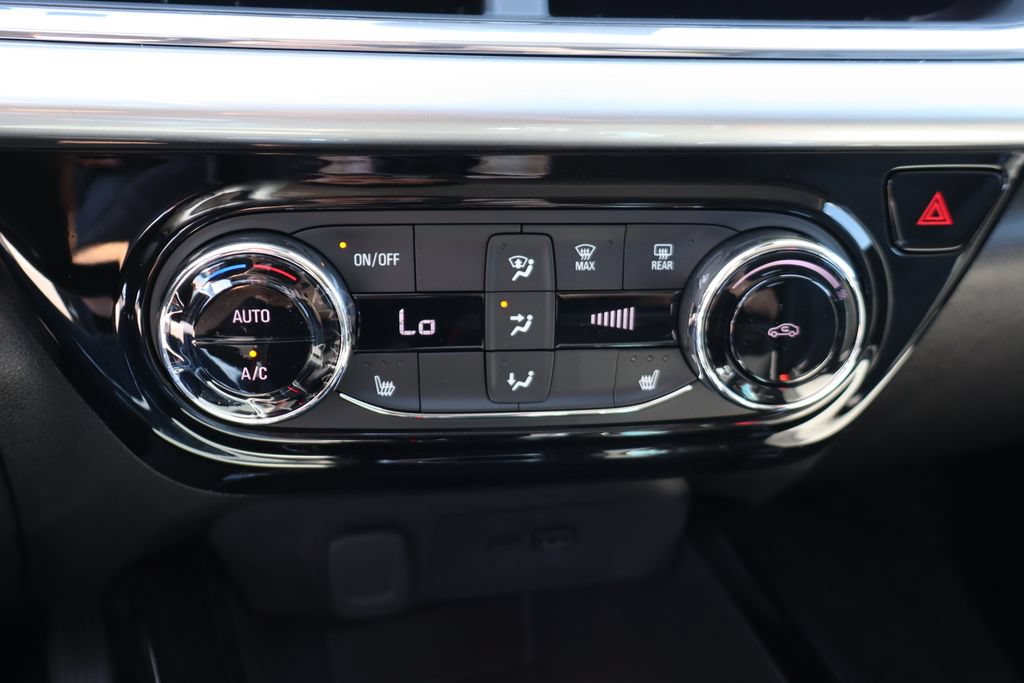 New 2026 Chevrolet Trax LT w/ Driver Confidence Package FWD image 21