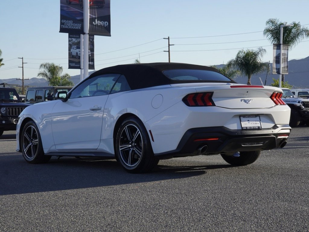 Used 2024 Ford Mustang Convertible image 6