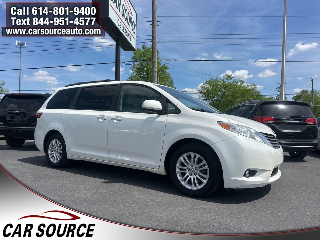 Used 2015 Toyota Sienna XLE w/ XLE Navigation Package image 4