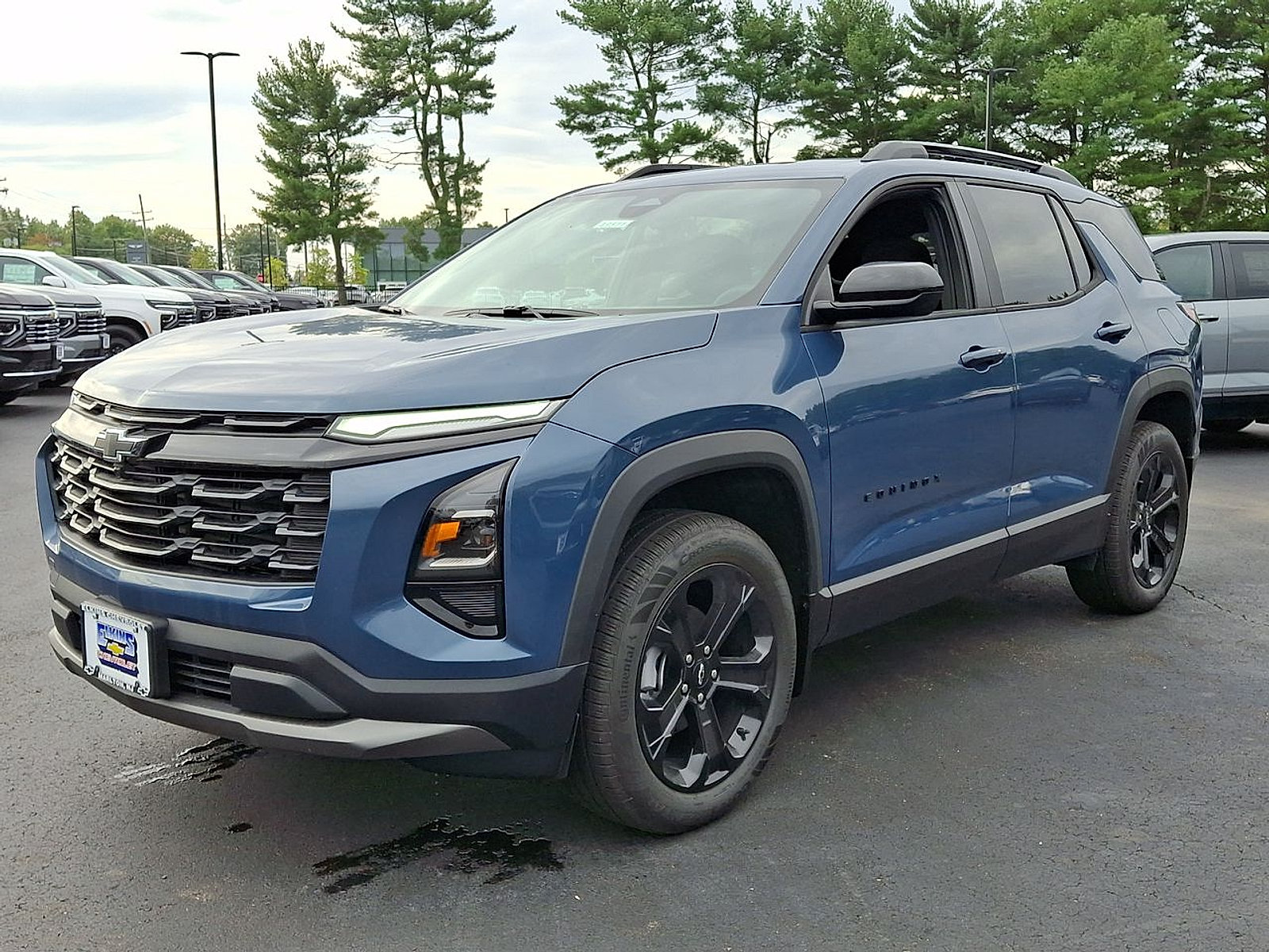 New 2027 Chevrolet Equinox LT w/ Midnight Edition AWD/4WD image 2