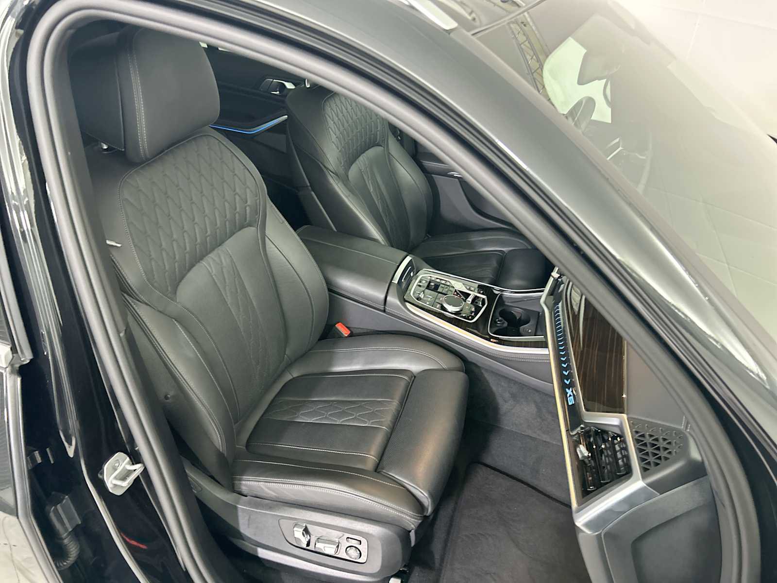 Used 2025 BMW X5 xDrive50e image 26