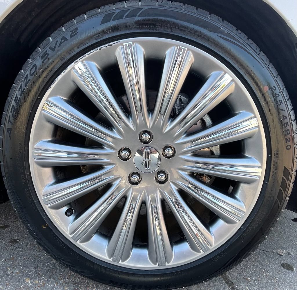 Used 2016 Lincoln MKS w/ Equipment Group 101A FWD image 13