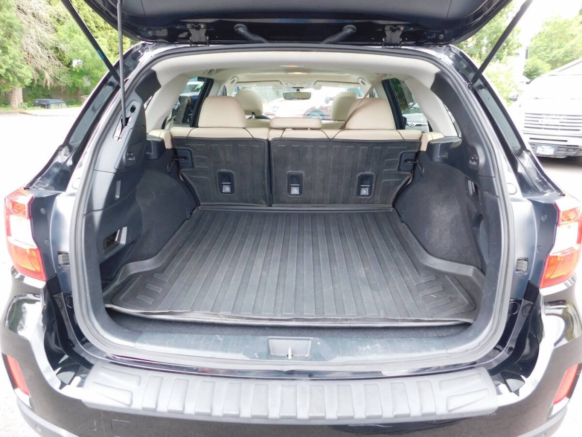 Used 2017 Subaru Outback 3.6R Limited AWD/4WD image 5
