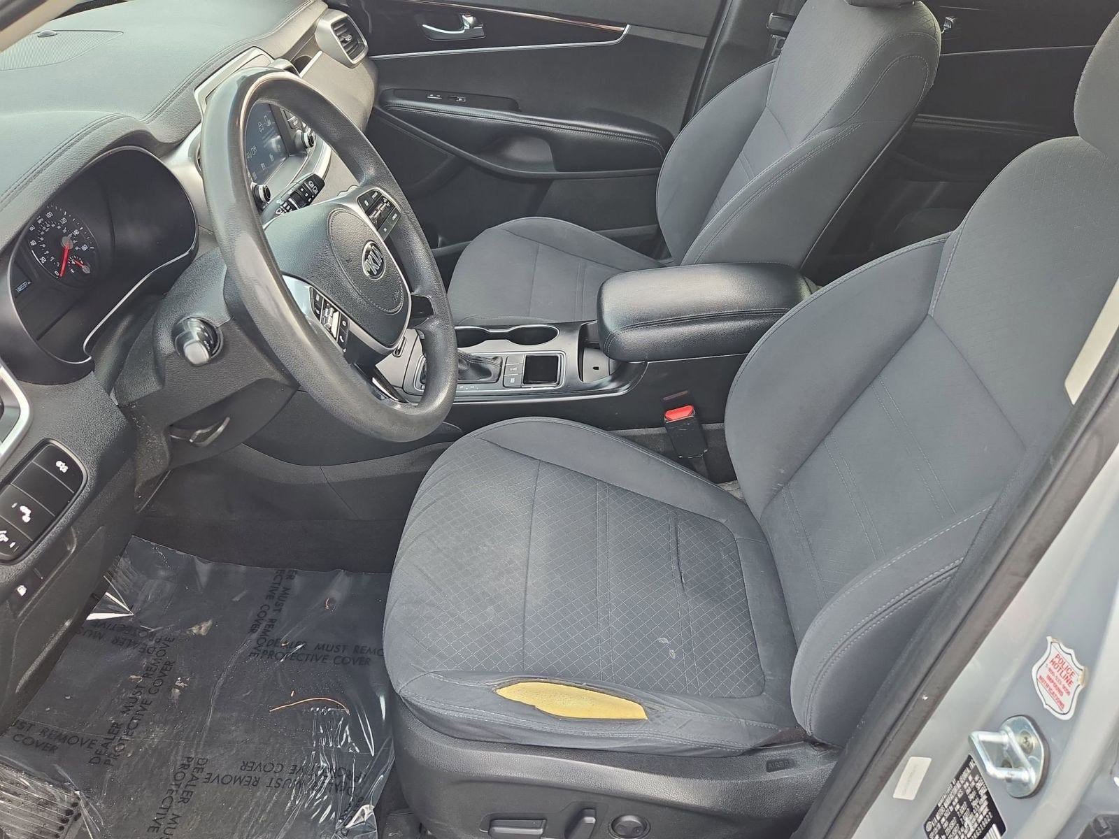 Used 2019 Kia Sorento LX image 4