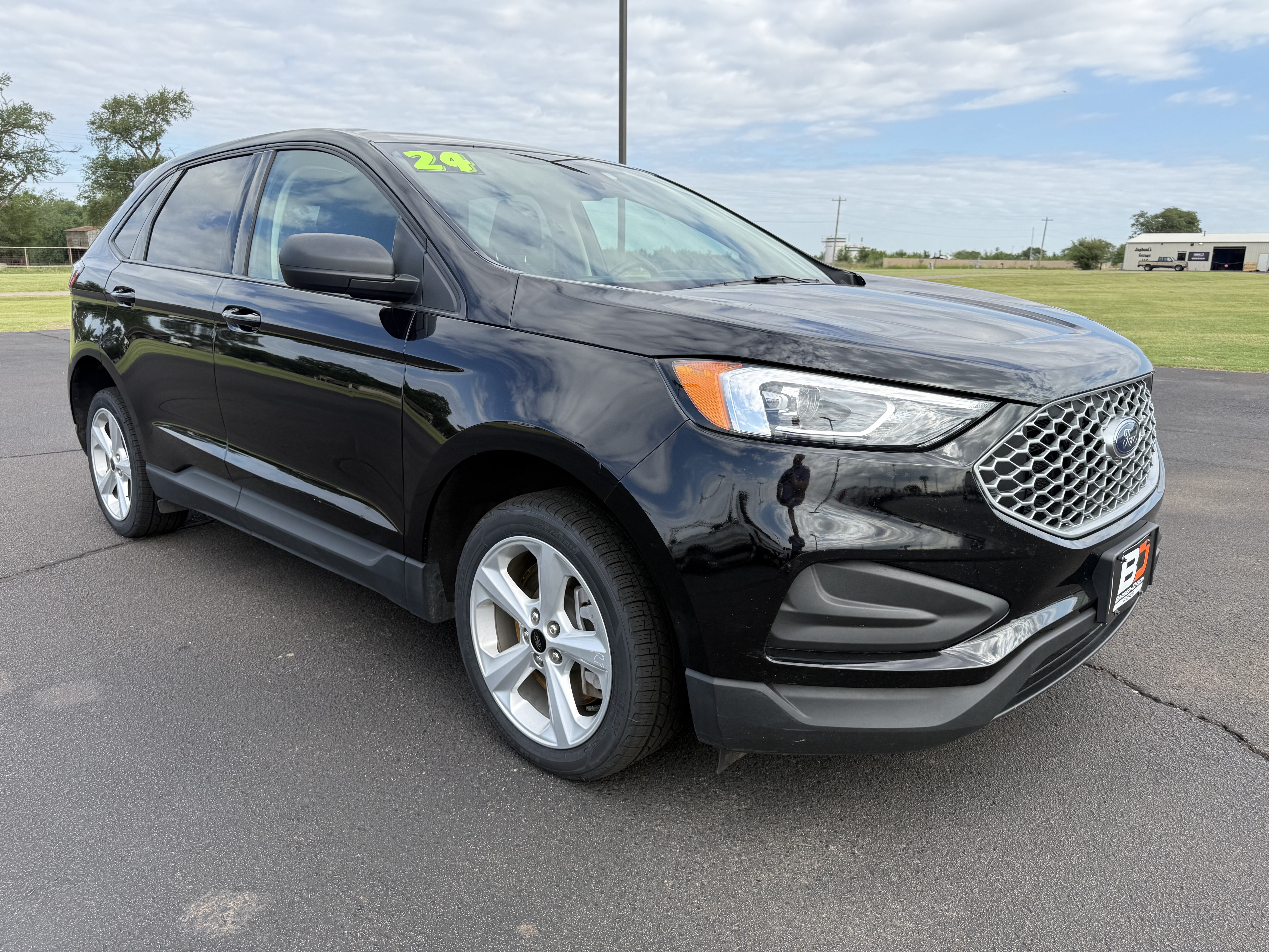 Used 2024 Ford Edge SE AWD/4WD image 2