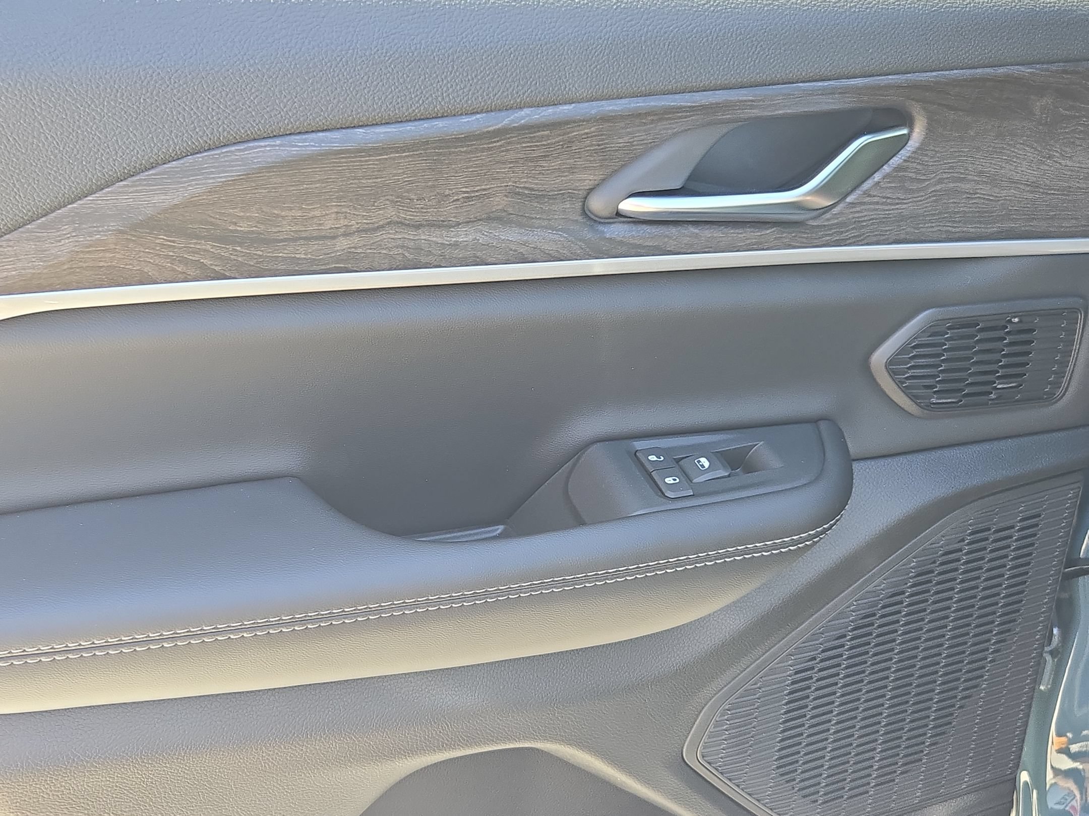 New 2027 Jeep Grand Cherokee Limited AWD/4WD image 30