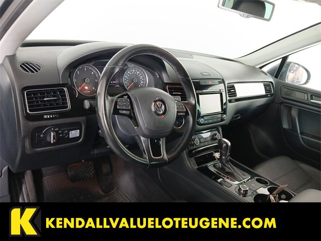 Used 2013 Volkswagen Touareg TDI image 3