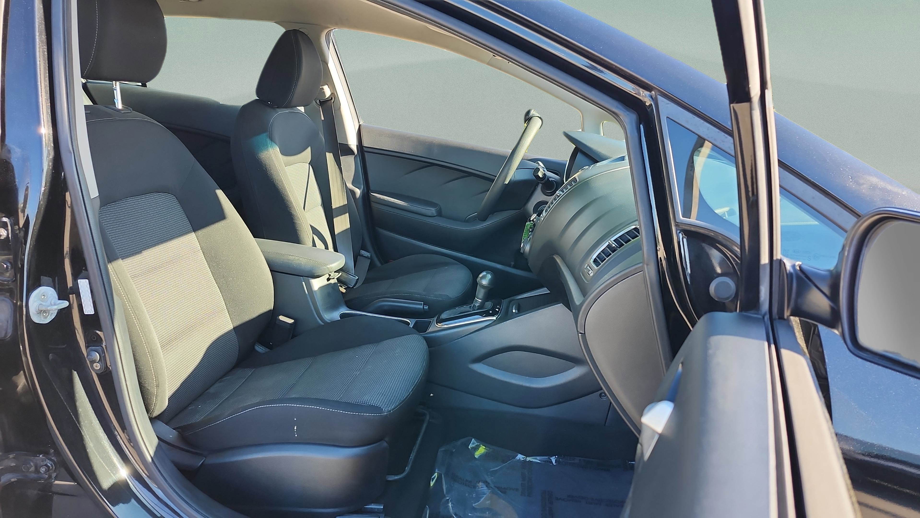 Used 2017 Kia Forte LX image 19