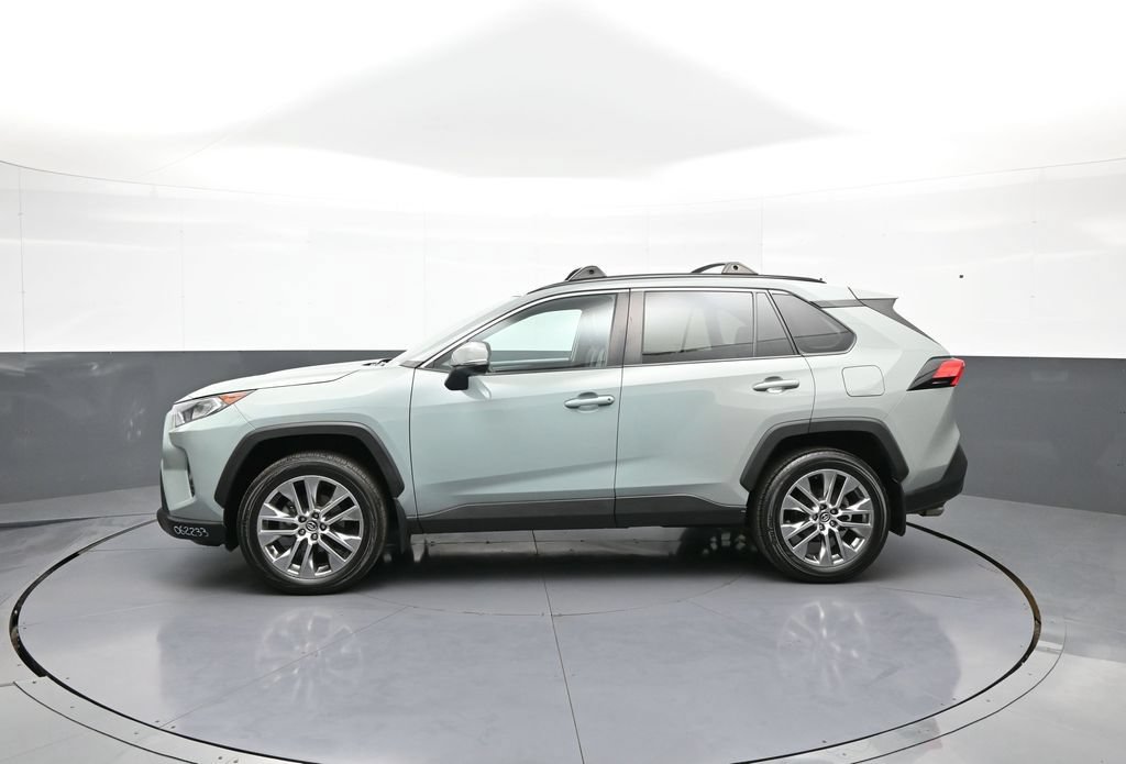 Certified 2020 Toyota RAV4 XLE Premium AWD/4WD image 9