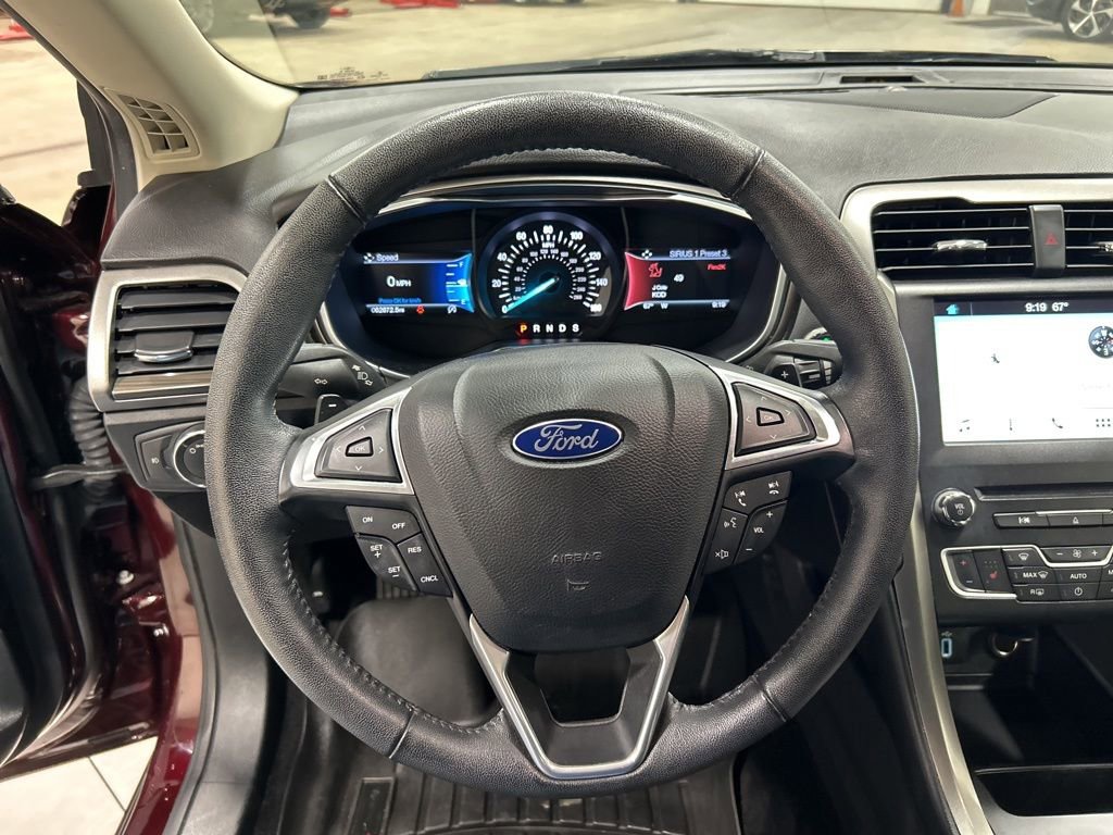 Used 2017 Ford Fusion SE w/ Fusion SE Technology Package image 15