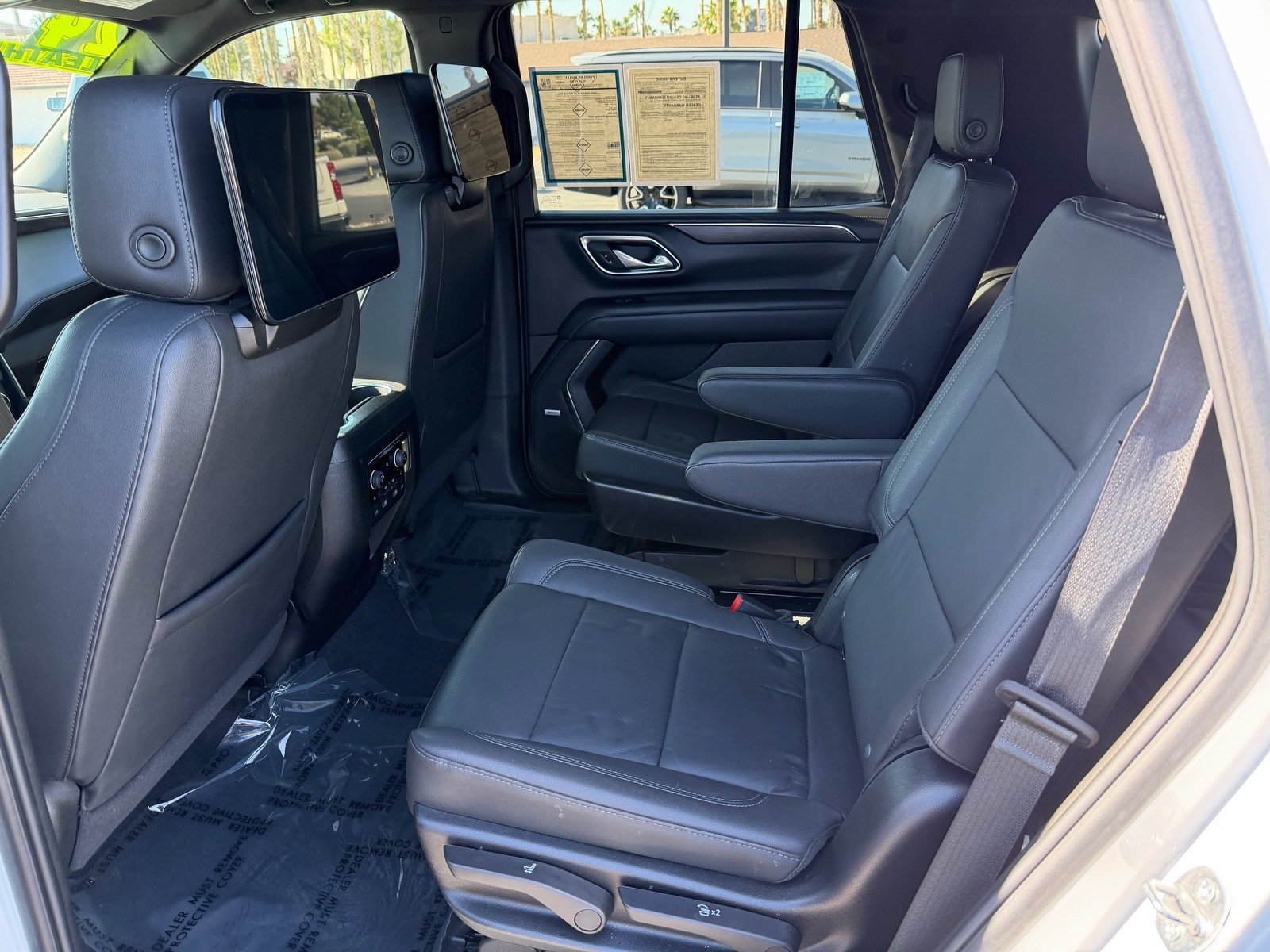Used 2024 Chevrolet Tahoe Z71 w/ Luxury Package AWD/4WD image 19