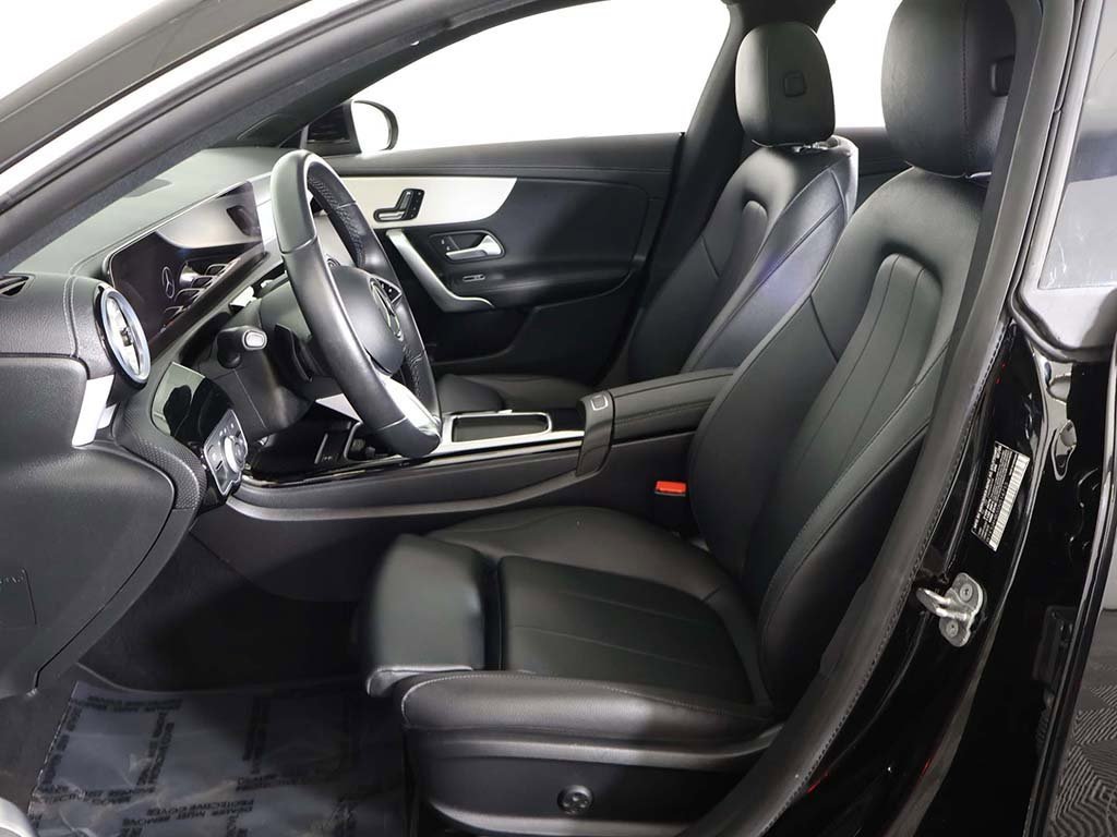 Used 2025 Mercedes-Benz CLA 250 4MATIC image 31