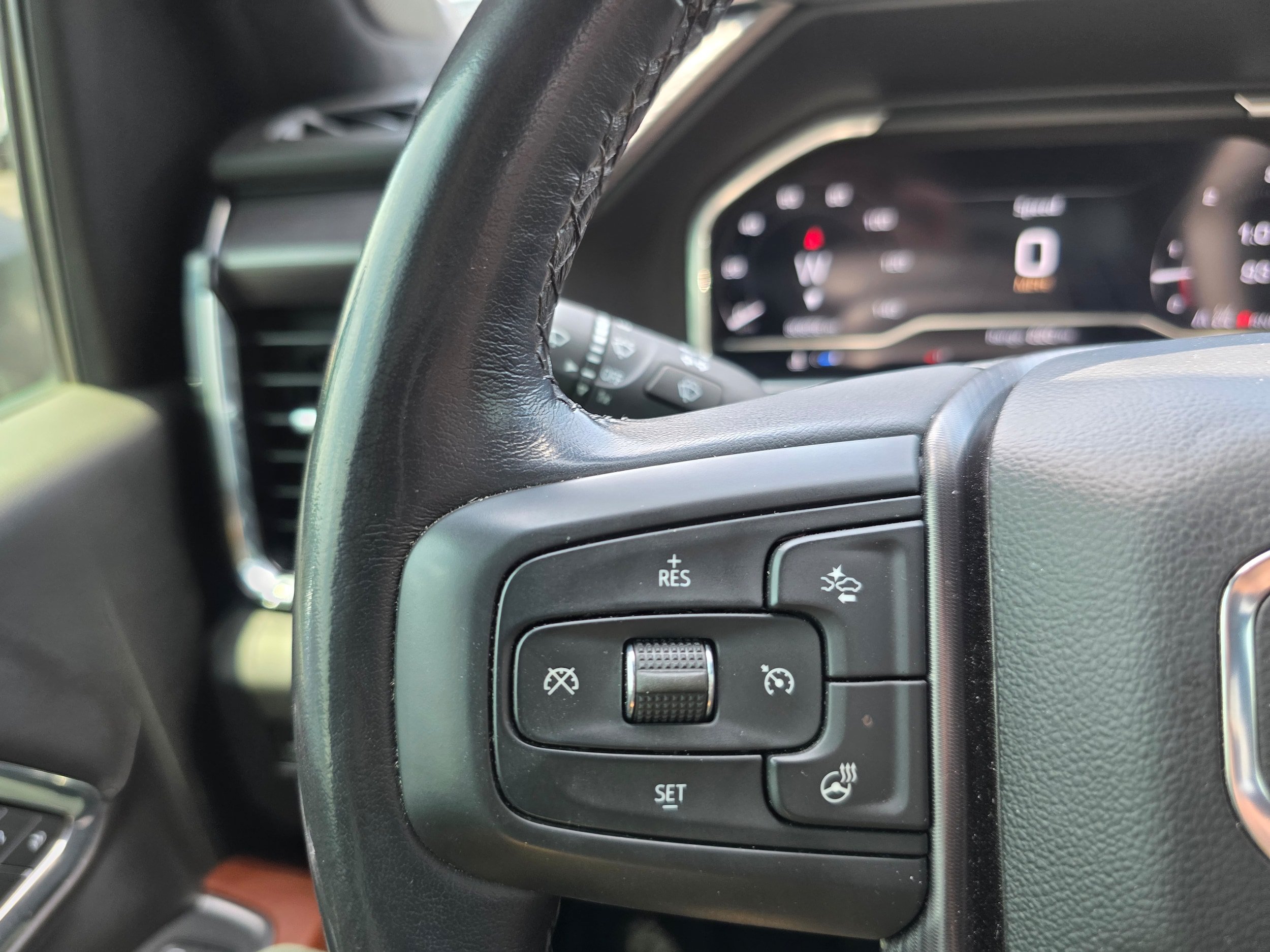 Used 2024 GMC Sierra 2500 Denali Ultimate AWD/4WD image 16