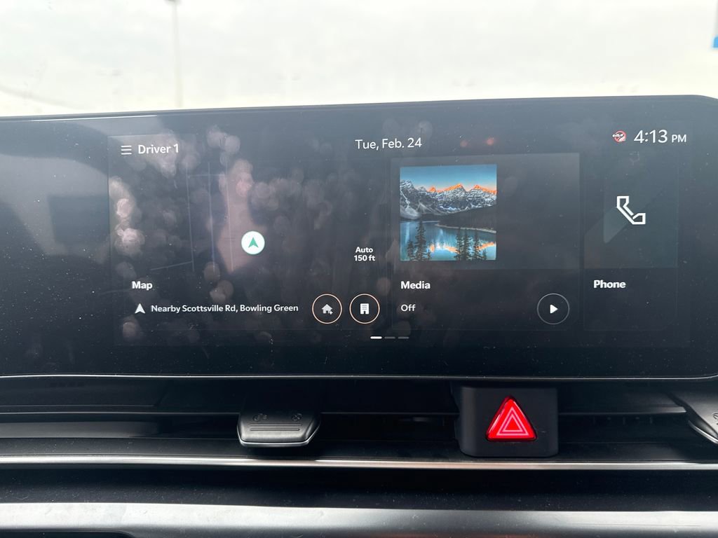 Used 2025 Kia Carnival image 21