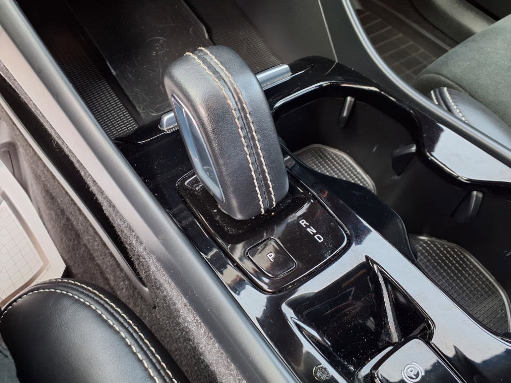 Used 2022 Volvo XC40 T5 R-Design w/ Advanced Package image 18