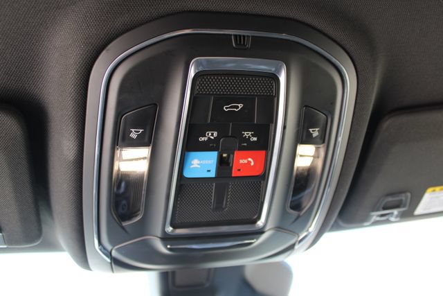 Used 2023 Jeep Grand Cherokee Altitude AWD/4WD image 28