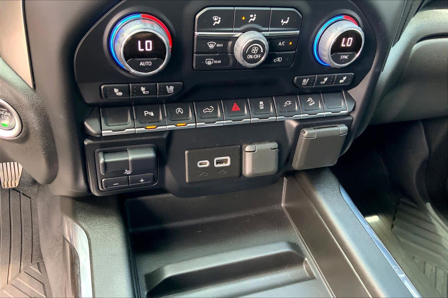 Used 2022 Chevrolet Silverado 1500 LTZ AWD/4WD image 35