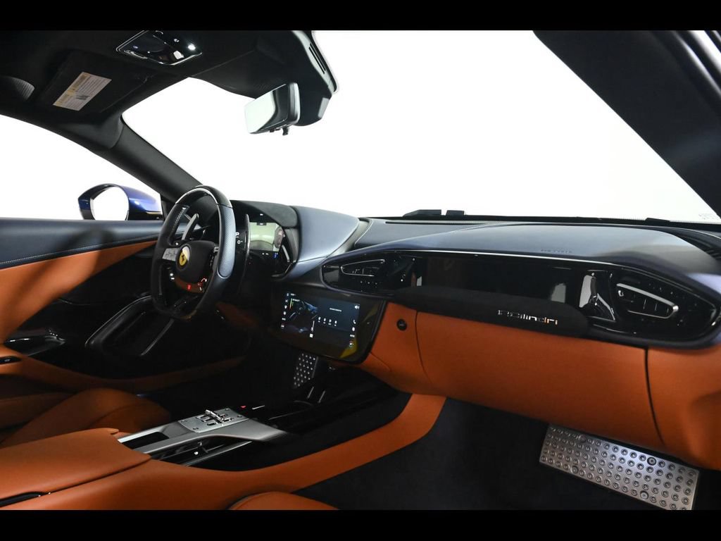 Certified 2025 Ferrari 12Cilindri RWD image 17
