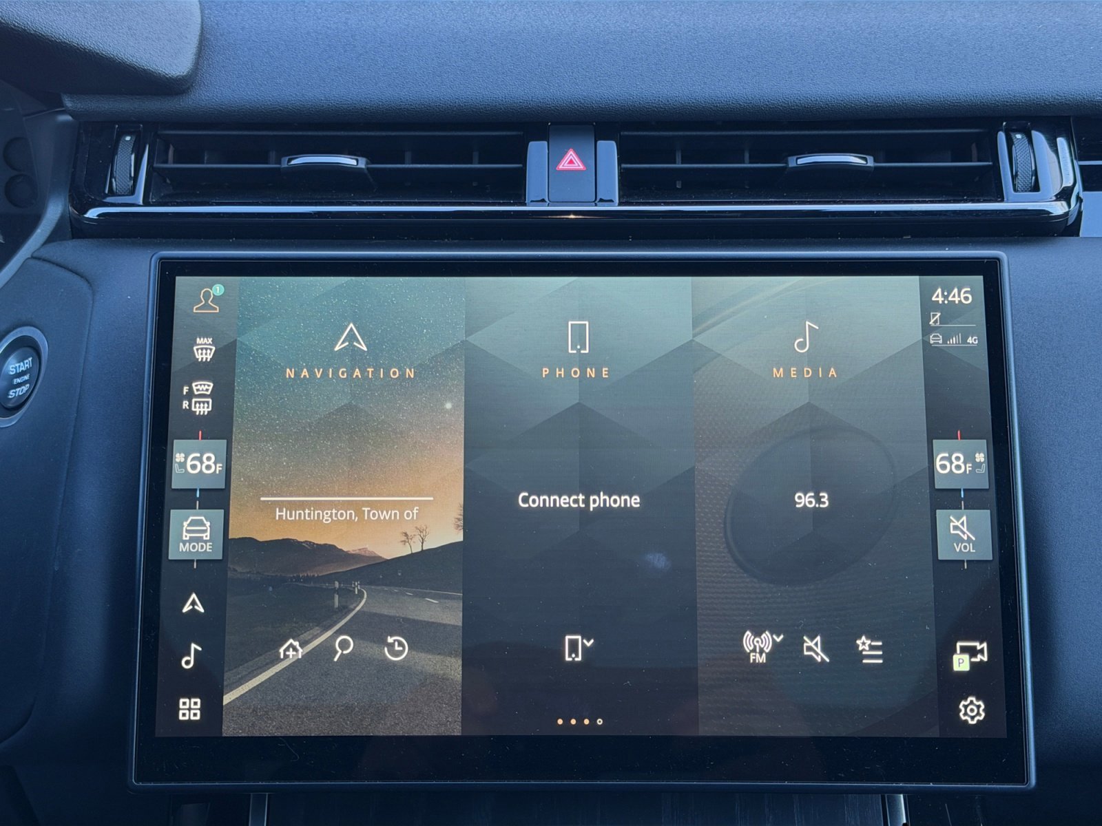 Used 2024 Land Rover Range Rover Velar Dynamic SE AWD/4WD image 14